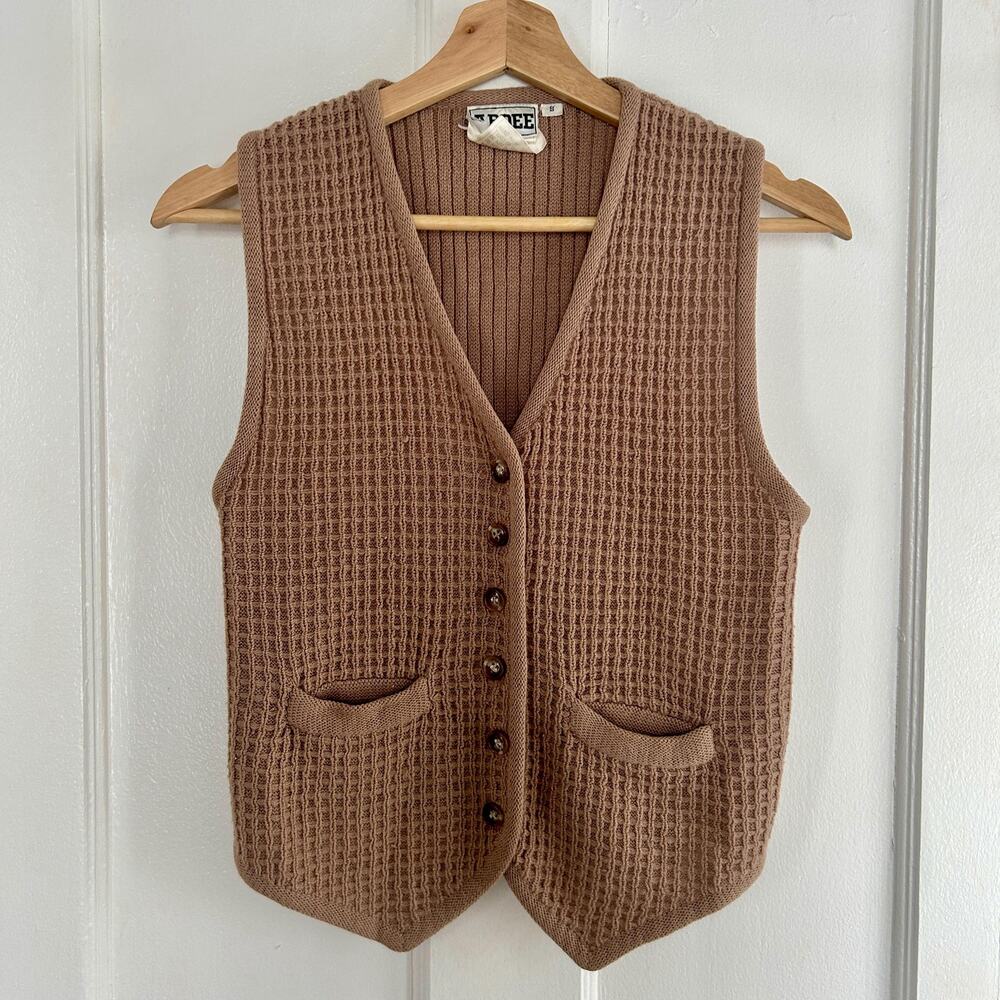 Vintage 1970s Taupe Knit Sweater Vest | Women’s Small Neutral Boho Retro Top